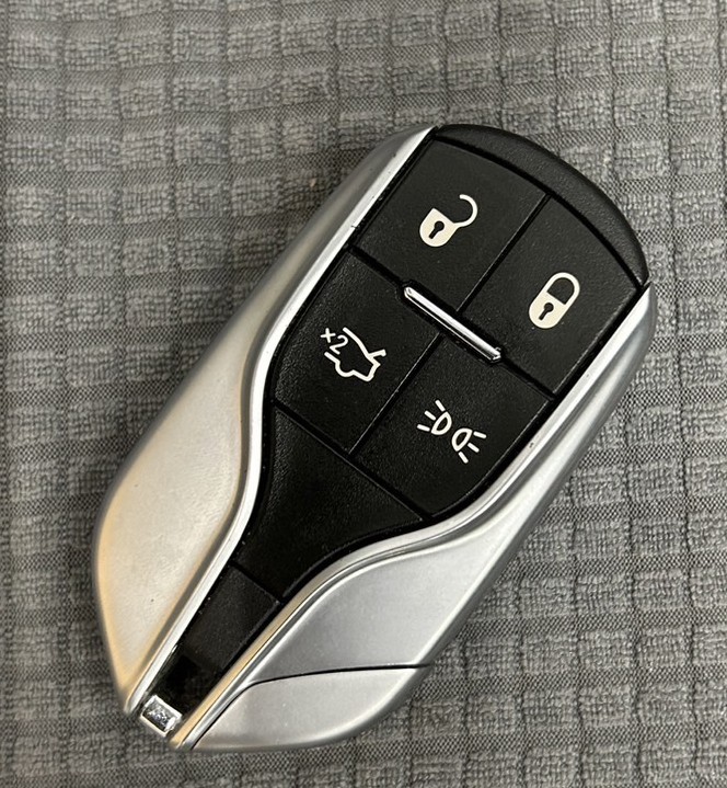 - 車専門鍵店カーロック 施工実績・鍵作成